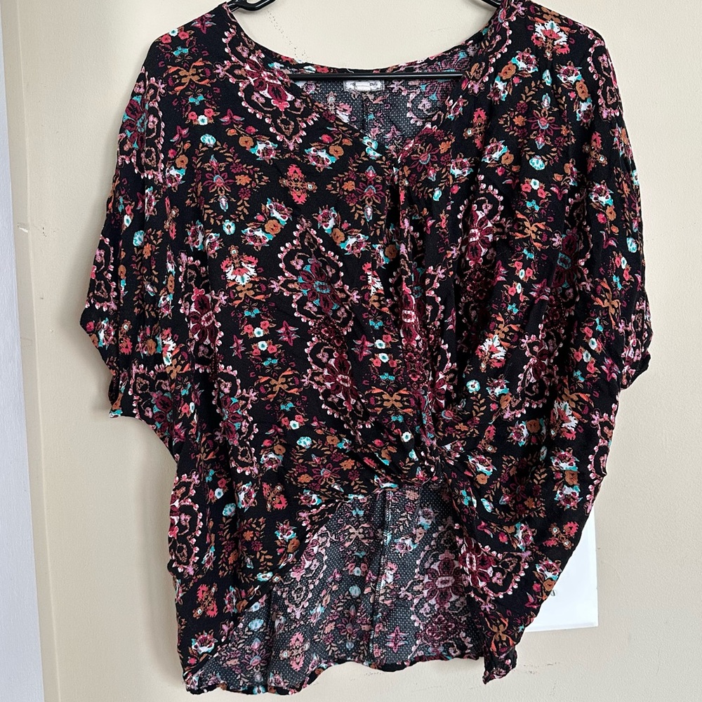Black Boho Floral Top size Medium